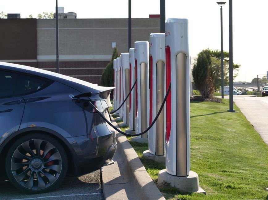 Best EV Charging Network in 2026? It's Not Tesla Anymore
