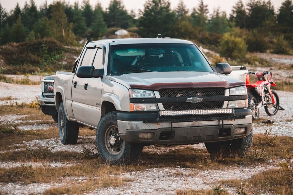2027 Silverado 1500: Is the Duramax Diesel Worth $3,000 More?