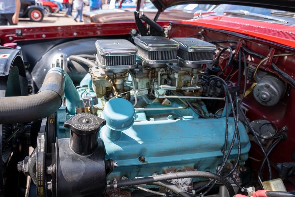 2027 Silverado's New V8: Can It Beat Hybrid Trucks?
