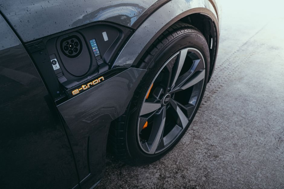 Audi RS e-Tron GT's $50K Discount: Buy Now or Wait It Out?