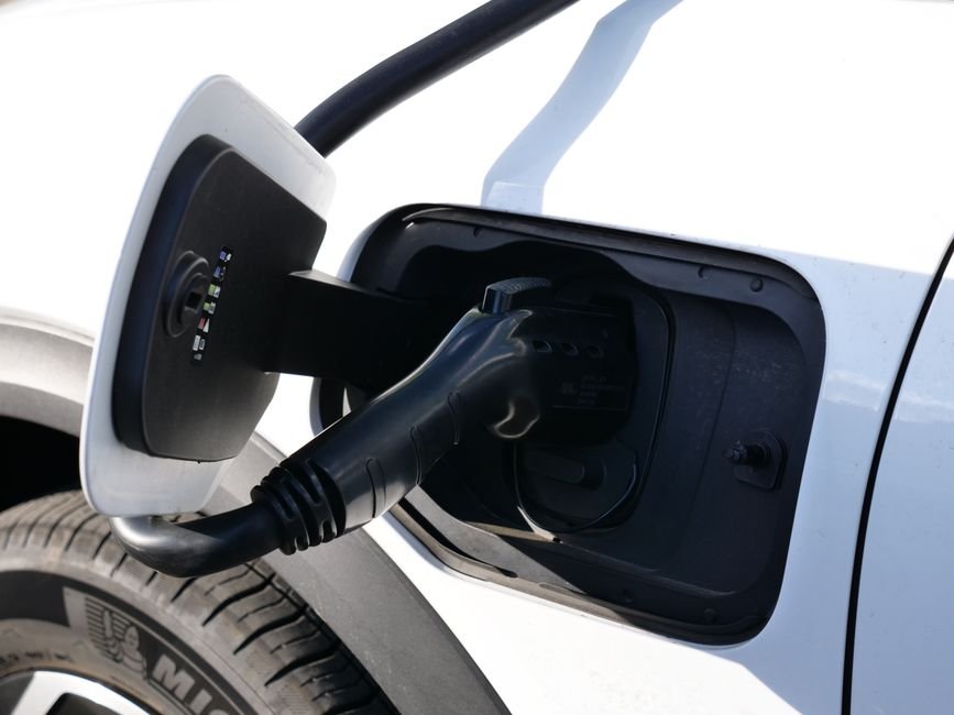 Winter EV Range Test 2026: Which Cars Actually Hold Up Cold?