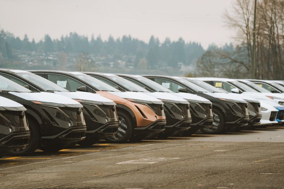 Eclipse Sportback vs Nissan Leaf: Worth $8K More?