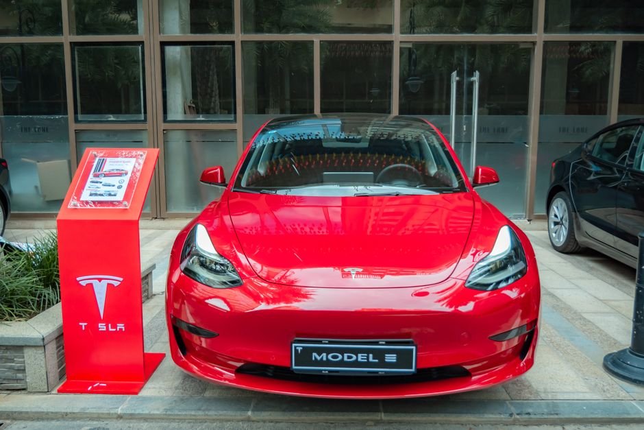 Tesla Model Y L vs Model Y: Does the Extra $20K Add Up?